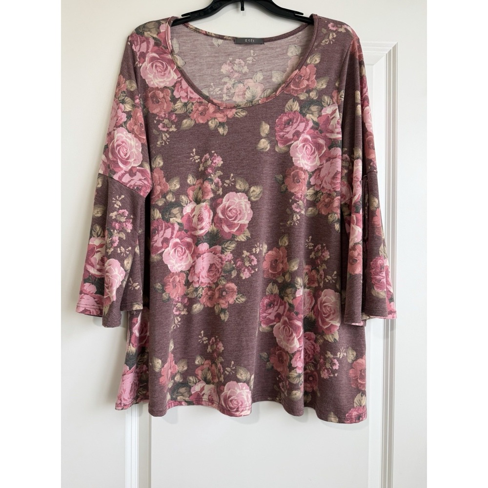 Gyft Women's 3/4 Length Bell Sleeve Floral Blouse Size XL